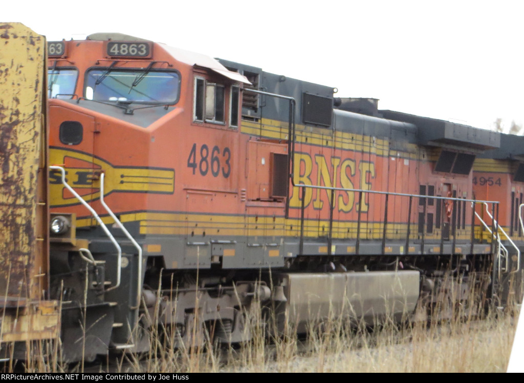 BNSF 4863